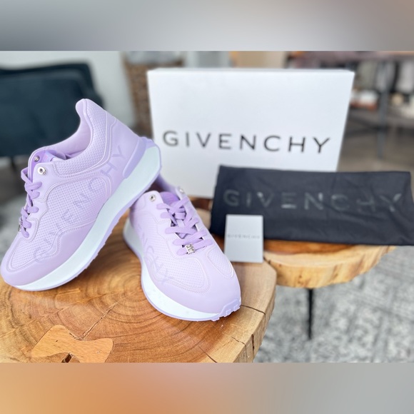 Brand new Gienchy shoes size 40 - Picture 2 of 3